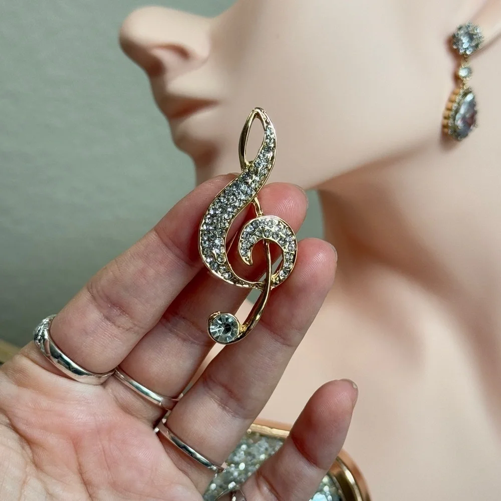 ⚜️ Melodiè Chic Gold Treble Clef Brooch
